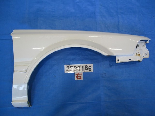 【中古】中古部品 カローラレビン AE92 右ﾌﾛﾝﾄﾌｪﾝﾀﾞｰ 【3310040100-000253018610600】