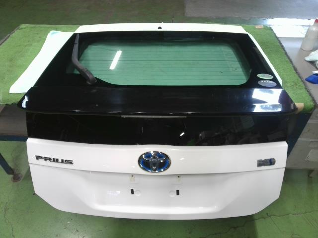 【中古】中古部品 プリウス ZVW30 ﾊﾞｯｸﾄﾞｱ 【3310200100-000022204815800】