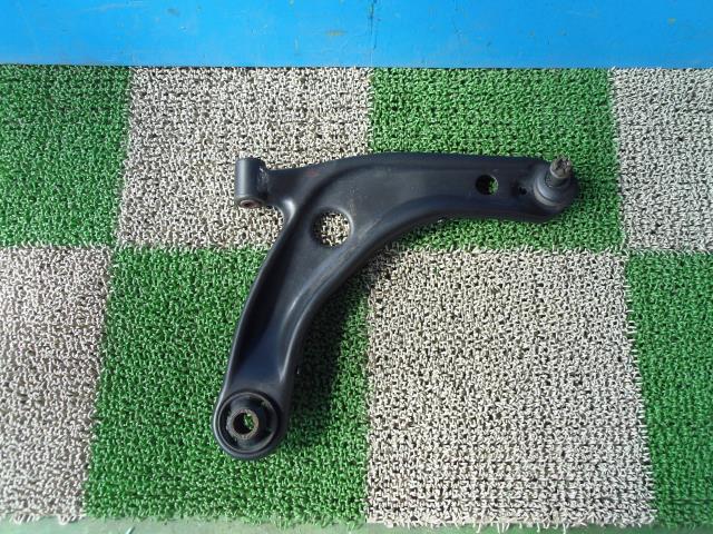 【中古】中古部品 ヴィッツ NCP95 右ﾌﾛﾝﾄﾛｱｱｰﾑ 【3330440100-001554741951720】