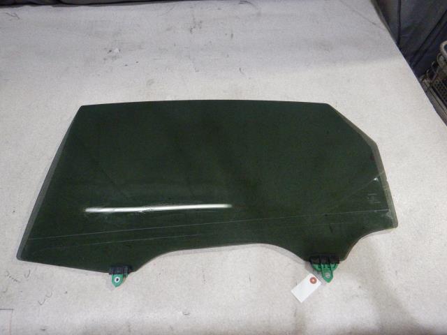 【中古】中古部品 プリウスα ZVW41W 左ﾘｱﾄﾞｱｶﾞﾗｽ 【3330810100-250909000213430】
