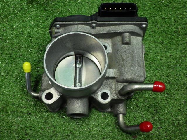 【中古】中古部品 レクサス HS ANF10 ｽﾛｯﾄﾙﾎﾞﾃﾞｨ 【3330200100-242887000020300】｜e-cleマート
