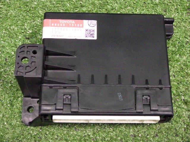 【中古】中古部品 レクサス HS ANF10 A/Cｺﾝﾋﾟｭｰﾀｰ 【3330200100-242887000063900】