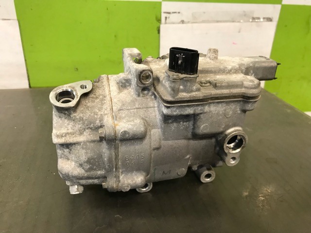 【中古】中古部品 シエンタ NHP170G A/Cコンプレッサー 【3330530100-000005429860700】