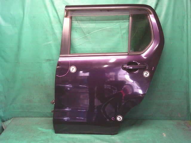 【中古】中古部品 ワゴンＲ MH34S 左ﾘｱﾄﾞｱ 【3330990500-250911000313400】