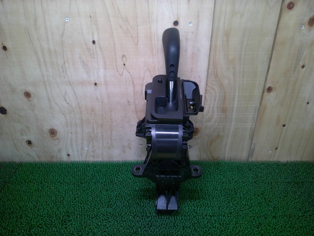 【中古】中古部品 エブリィ DA17V ｼﾌﾄﾚﾊﾞｰ 【3330660100-000025327837850】 25,641円