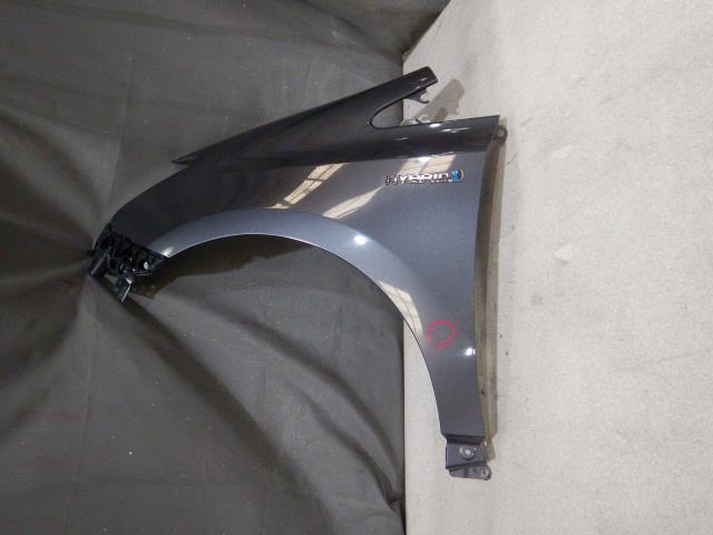 【中古】中古部品 プリウスα ZVW41W 左フロントフェンダー 【3330810100-250910000610700】