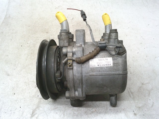 【中古】中古部品 ＭＲワゴン MF21S A/Cｺﾝﾌﾟﾚｯｻｰ 【3330990500-250912000260700】