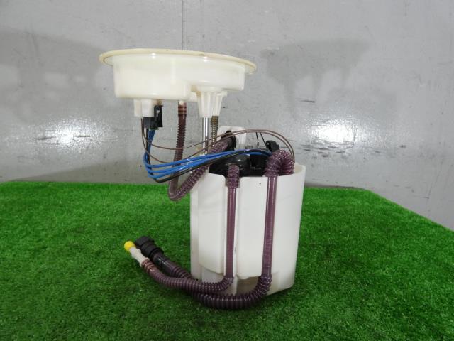 【中古】中古部品 BMW 2シリーズ 2D15 ﾌｭｰｴﾙﾎﾟﾝﾌﾟ 【3260250000-000025130520600】