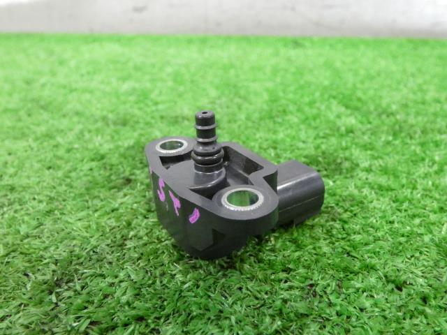 【中古】中古部品 ベンツ Bクラス 245233 ｴｱﾌﾛﾒｰﾀｰ 【3260250000-000025125360400】