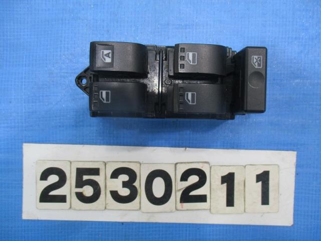【中古】中古部品 タント LA600S ﾊﾟﾜｰｳｲﾝﾄﾞｳｽｲｯﾁ 【3310040100-000253021161900】