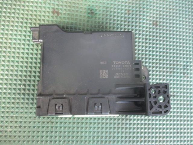 【中古】中古部品 アクア NHP10H A/Cｺﾝﾋﾟｭｰﾀｰ 【3310190100-000255008463902】