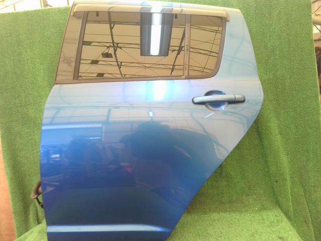 【中古】中古部品 スイフト ZC71S 左ﾘｱﾄﾞｱ 【3260240000-250912000613400】