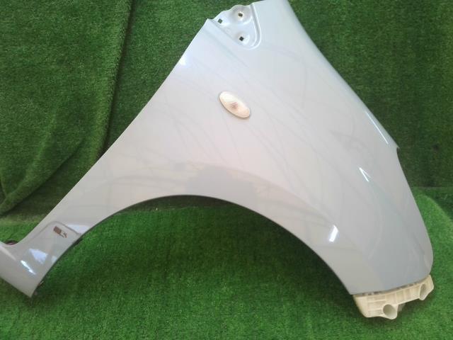【中古】中古部品 アルト HA35S 右ﾌﾛﾝﾄﾌｪﾝﾀﾞｰ 【3260240000-250917000310600】