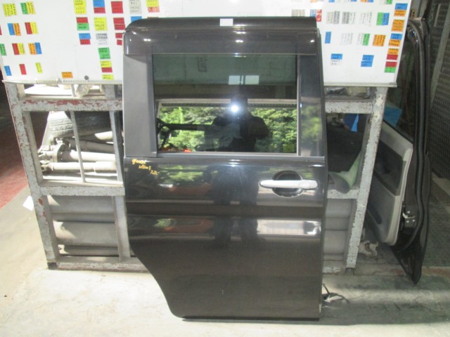 【中古】中古部品 タント LA600S 右ﾘｱﾄﾞｱ 【3310160100-000004468613300】