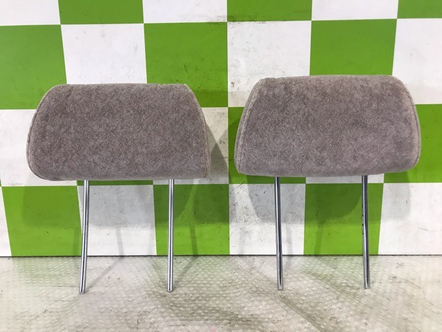 【中古】中古部品 レジアス KCH40W ﾍｯﾄﾞﾚｽﾄ 【3330530100-000005431977400】