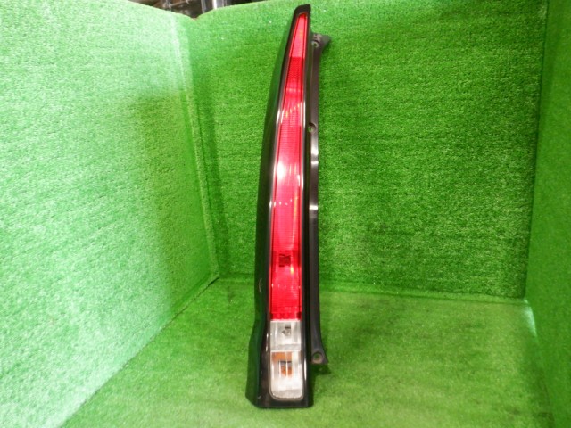 【中古】中古部品 ムーヴ L175S 左ﾃｰﾙﾗﾝﾌﾟ 【3340140100-000025232815600】