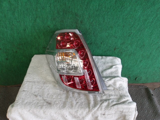 【中古】中古部品 フィットシャトル GP2 左ﾃｰﾙﾗﾝﾌﾟ 【3310420000-000002375615600】