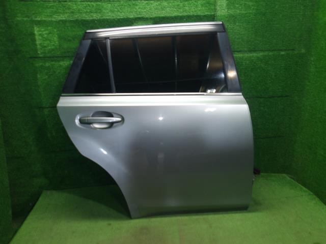 【中古】中古部品 レガシィ BR9 右ﾘｱﾄﾞｱ 【3330420100-250910000113300】