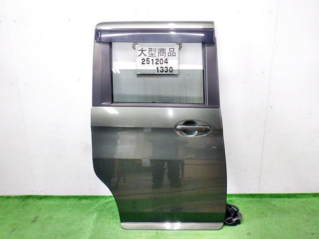 【中古】中古部品 スペーシア MK42S 右ﾘｱﾄﾞｱ 【3330890100-000025120413300】