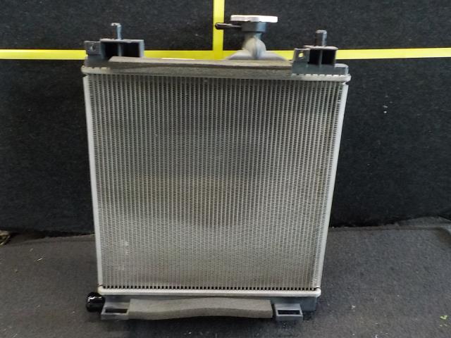 【中古】中古部品 スペーシア MK42S ラジエータ 【3260200000-250917000220400】