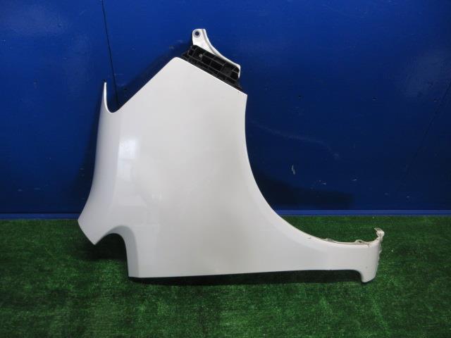 【中古】中古部品 ライフ JB8 右フロントフェンダー 【3310270100-000015000610600】
