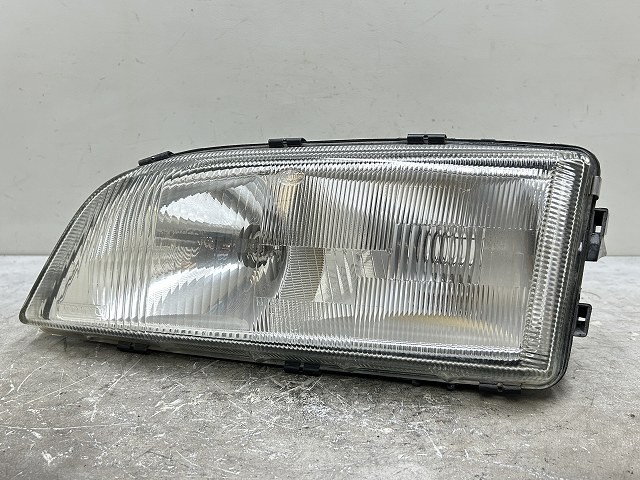 【中古】中古部品 ボルボ 70シリーズ 8B5244W 左ヘッドランプ 【3310070100-000090773710900】