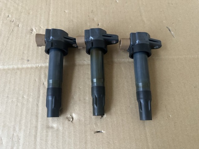 【中古】中古部品 ラパン HE22S ｲｸﾞﾆｯｼｮﾝｺｲﾙ 【3330430100-250922000167250】
