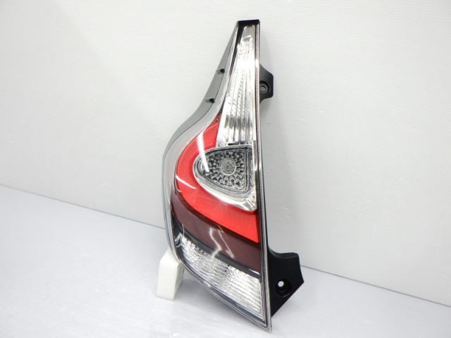 【中古】再生部品 アクア NHP10 左ﾃｰﾙﾗﾝﾌﾟ 【3380010000-250922500815600】