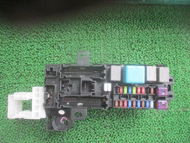 【中古】中古部品 ミラココア L675S ﾋｭｰｽﾞﾎﾞｯｸｽ 【3500080000-250613000467800】