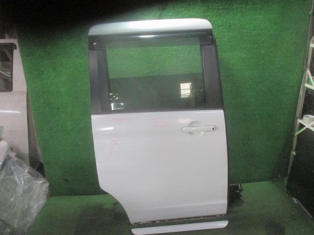 【中古】中古部品 ソリオ MA15S 右ﾘｱﾄﾞｱ 【3500080000-250602000413300】