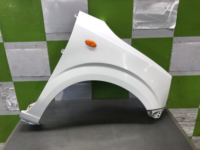 【中古】中古部品 アルト HA36V 右ﾌﾛﾝﾄﾌｪﾝﾀﾞｰ 【3330530100-000005442310600】