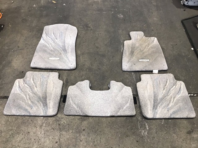【中古】中古部品 クラウン GRS182 ﾌﾛｱﾏｯﾄ 【3330530100-000005438077450】 5,852円
