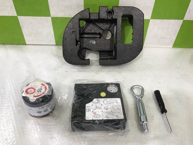 【中古】中古部品 BMW ミニ XS15 車載工具 【3330530100-000005434777700】｜e-cleマート