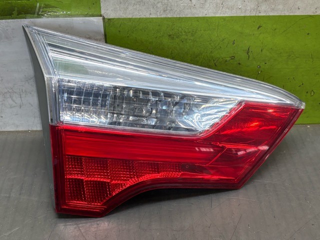 【中古】中古部品 シャトル GP7 左ﾌｨﾆｯｼｬｰﾊﾟﾈﾙ 【3330530100-000005437815220】