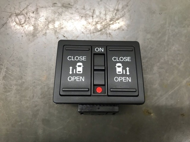 【中古】中古部品 ステップワゴン RP8 ﾊﾟﾜｰｽﾗｲﾄﾞｽｲｯﾁ 【3330530100-000005440962000】