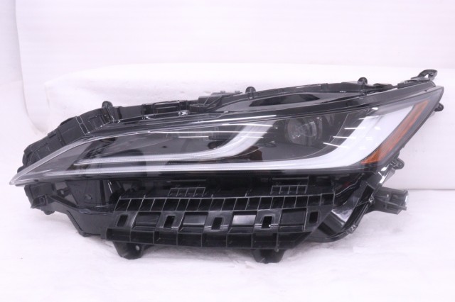 【中古】中古部品 ハリアー MXUA80 左ﾍｯﾄﾞﾗﾝﾌﾟ 【3260520000-250924500210900】
