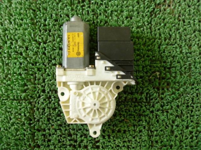 【中古】中古部品 VW ゴルフ 1JAPK 右ﾘｱﾄﾞｱﾚｷﾞｭﾚｰﾀ･ﾓｰﾀｰ 【3310250100-000989557413320】