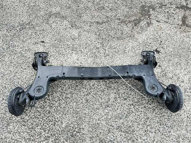 【中古】中古部品 VW ポロ AWDKL ﾘｱｱｸｽﾙﾋﾞｰﾑ 【3310070100-000090774053500】