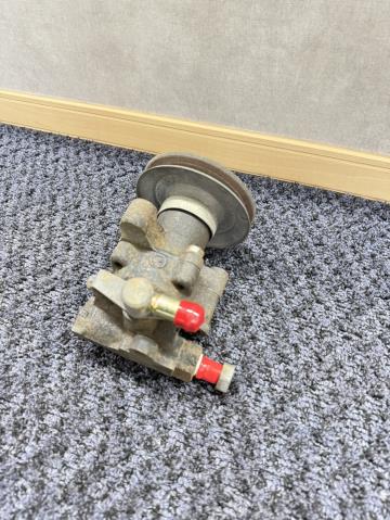 【中古】中古部品 ダイナ LY161 ﾊﾟﾜｽﾃﾍﾞｰﾝﾎﾟﾝﾌﾟ 【3330440100-250925000143300】