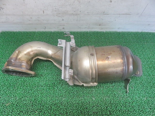 【中古】中古部品 VW ゴルフ 1KBLG ﾌﾛﾝﾄｴｷｿﾞｰｽﾄﾊﾟｲﾌﾟ 【3330380100-000037028422200】