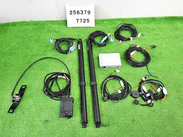 【中古】中古部品 ボルボ 60シリーズ FB4164T ﾊﾞｯｸﾄﾞｱﾀﾞﾝﾊﾟｰ 【3330890100-000025637977250】