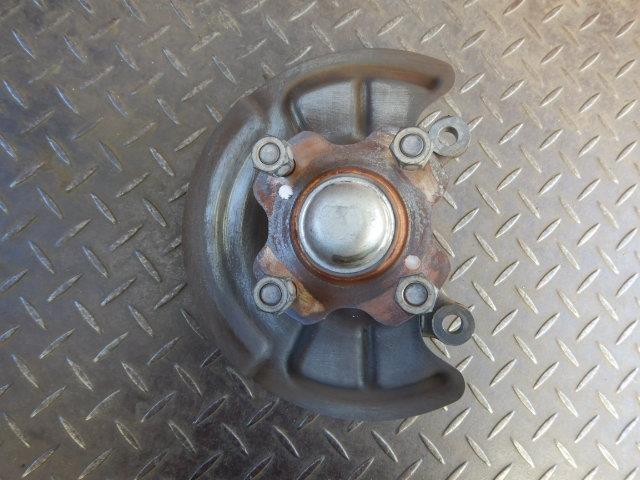 【中古】中古部品 エブリィ DA64V 左ﾌﾛﾝﾄﾅｯｸﾙﾊﾌﾞ 【3330920100-000253022444340】