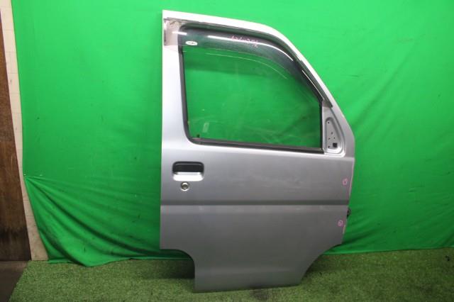 【中古】中古部品 ハイゼット S331V 右ﾌﾛﾝﾄﾄﾞｱ 【3330950100-000042600313100】