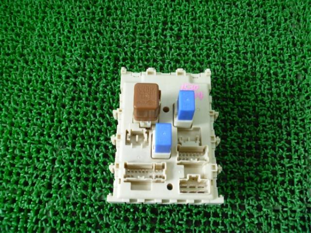 【中古】中古部品 ブルーバードシルフィ FG10 ﾋｭｰｽﾞﾎﾞｯｸｽ 【3310250100-001195588467800】