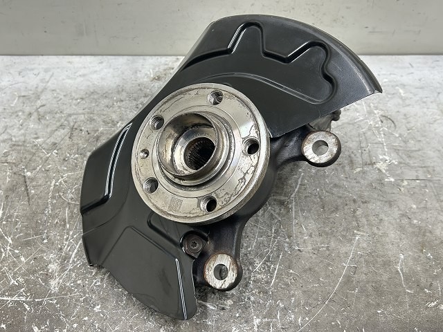 【中古】中古部品 VW ポロ AWDNN 右ﾌﾛﾝﾄﾅｯｸﾙﾊﾌﾞ 【3310070100-000090773944310】
