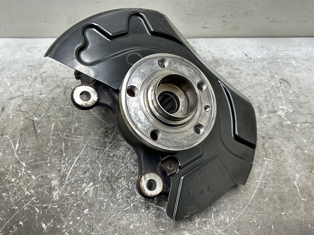 【中古】中古部品 VW ポロ AWDNN 左フロントナックルハブ 【3310070100-000090773944340】