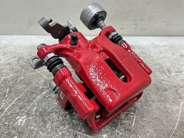 【中古】中古部品 VW ポロ AWDNN 左ﾘｱｷｬﾘﾊﾟｰ 【3310070100-000090773944460】