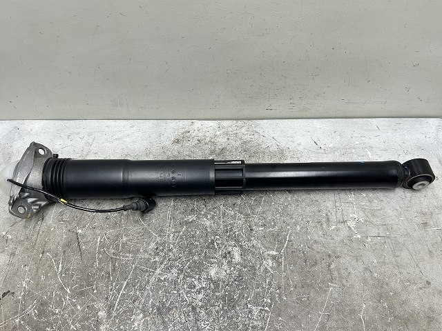 【中古】中古部品 VW ポロ AWDNN 右ﾘｱｼｮｯｸｱﾌﾞｿｰﾊﾞｰ 【3310070100-000090773950700】