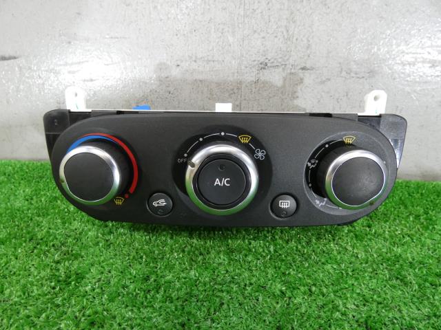 【中古】中古部品 ルノー ルーテシア RH4B A/Cｽｲｯﾁﾊﾟﾈﾙ 【3260250000-000025136160900】