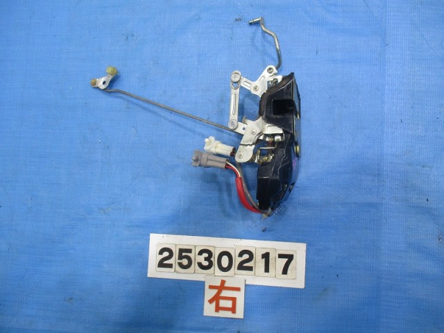 【中古】中古部品 ハイエース KZH106W 右ﾌﾛﾝﾄﾄﾞｱﾛｯｸｿﾚﾉｲﾄﾞ 【3310040100-000253021764550】 9,983円